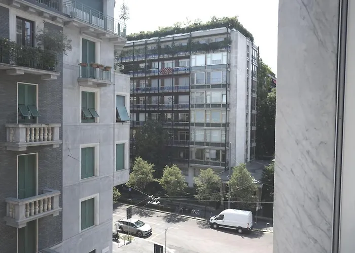 Oreaspiti - Not Only A Suite In Magenta Quarter